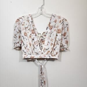 Bacio v-neck front lace up back cropped short sleeve floral blouse womans size L